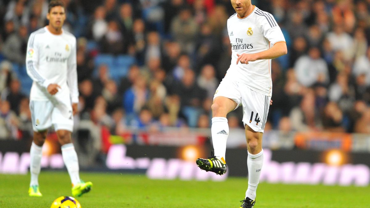 Renovación de Xabi Alonso: Mourinho se cruza en el camino de Carlo Ancelotti