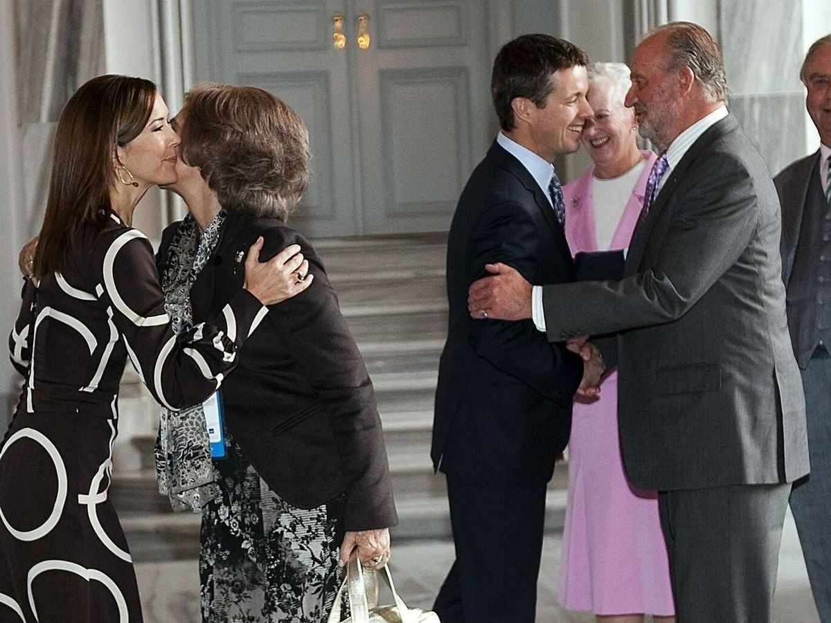 Foto: El rey Juan Carlos y la reina Sofía, con Federico y Mary de Dinamarca. (EFE)