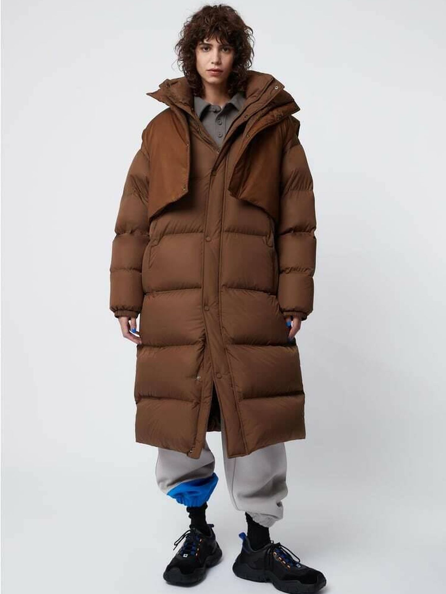 Un abrigo acolchado de la nueva colección de Zara. (Cortesía)