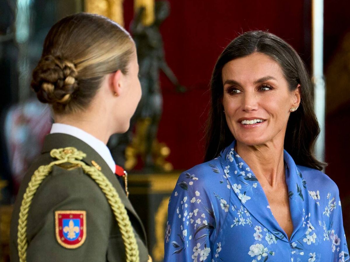 Foto: La reina Letizia y Leonor, en la recepción del Palacio Real. (Limited Pictures)