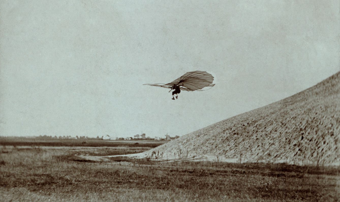 Uno de los vuelos de Otto Lilienthal