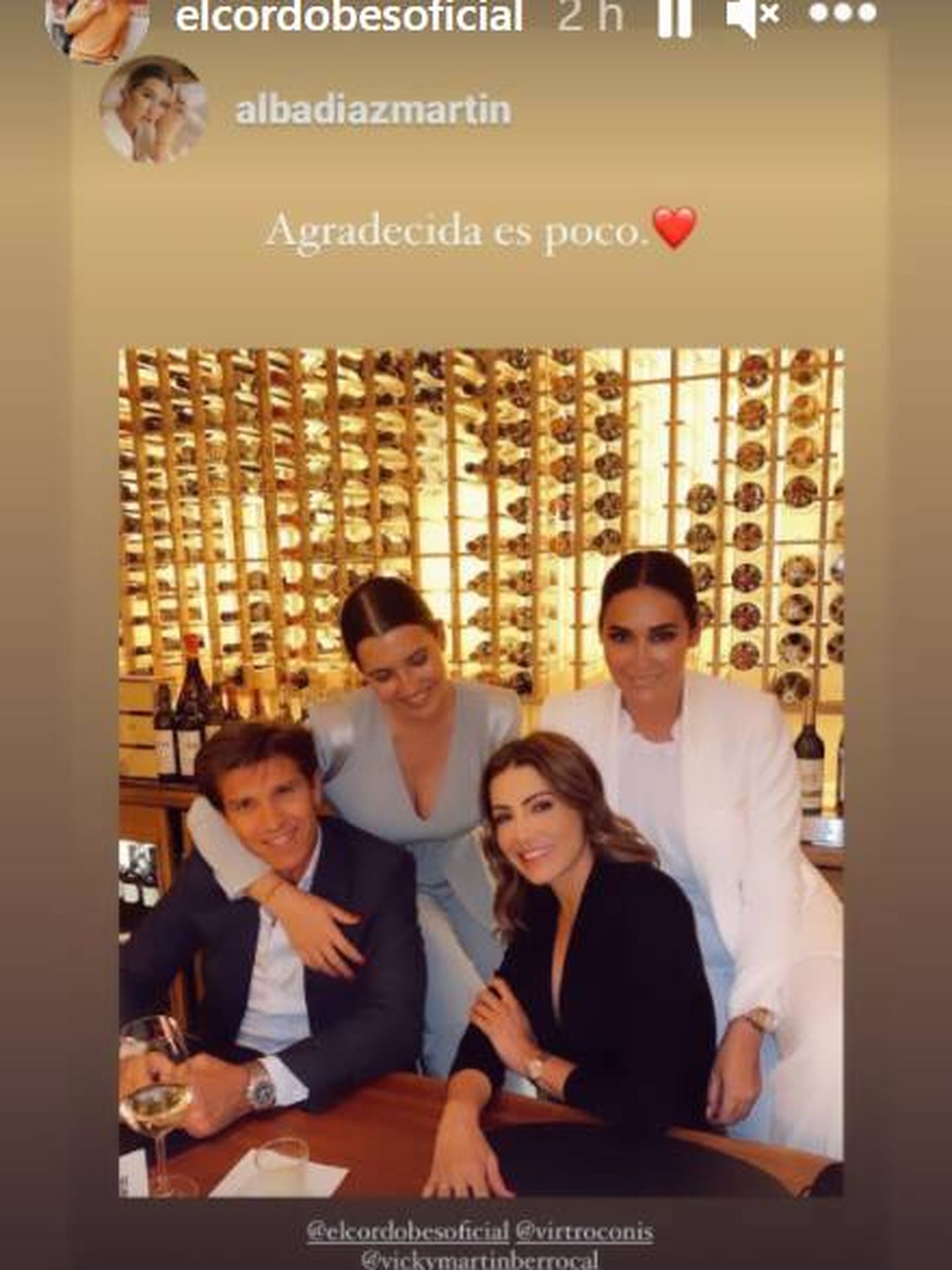 Alba Díaz junto a su familia en el día de su graduación. (IG)