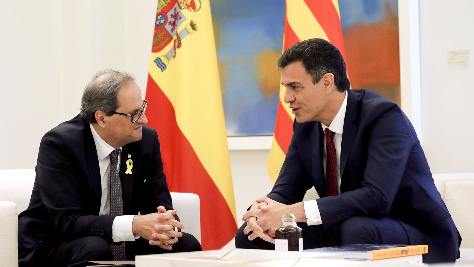 Foto: El presidente del Gobierno, Pedro Sánchez, y el 'president' de la Generalitat, Quim Torra, durante la reunión que mantuvieron en La Moncloa. (EFE)