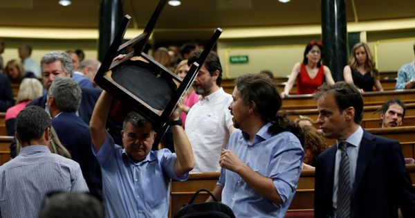 Foto: El líder de Podemos, Pablo Iglesias, en la segunda jornada del debate de investidura. (EFE)