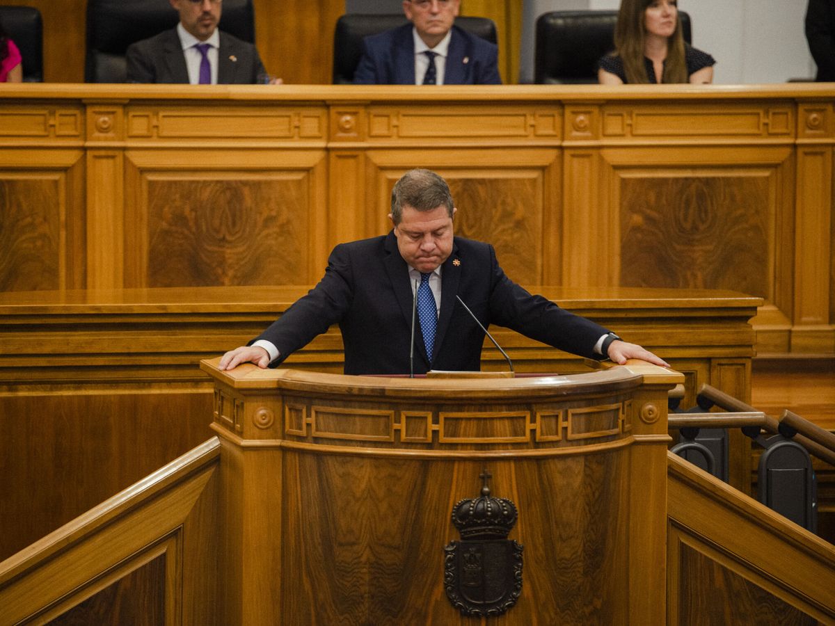 Foto: El presidente de Castilla-La Mancha, Emiliano García-Page, durante su tercer debate de investidura, en las Cortes. (Europa Press/Mateo Lanzuela)