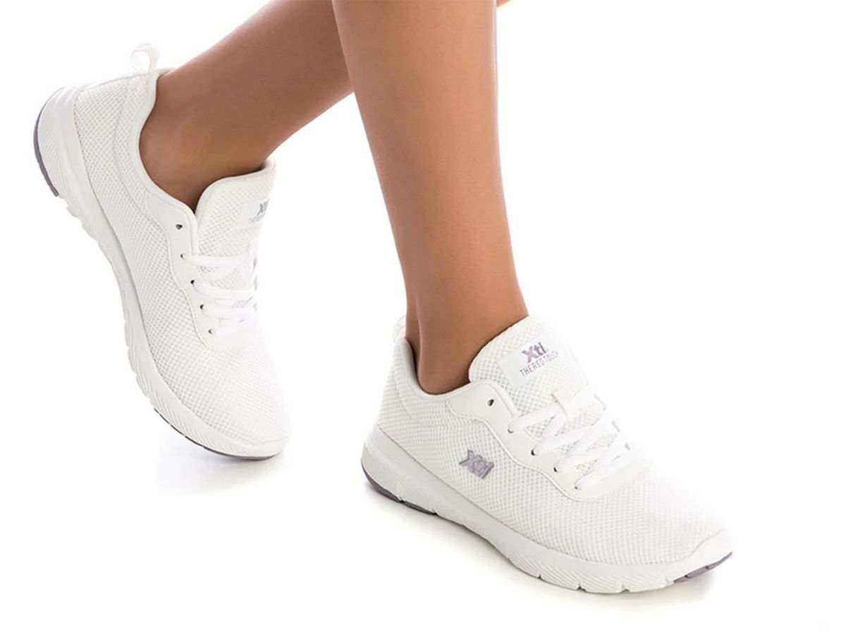 Foto: Aprovecha los beneficios de caminar con estas zapatillas deportivas rebajadas. (El Corte Inglés/Cortesía)