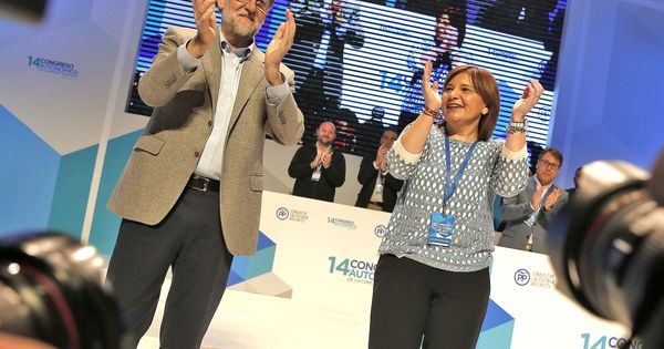 Foto: Mariano Rajoy e Isabel Bonig, en la clausura del congreso regional del PPCV. (EFE)
