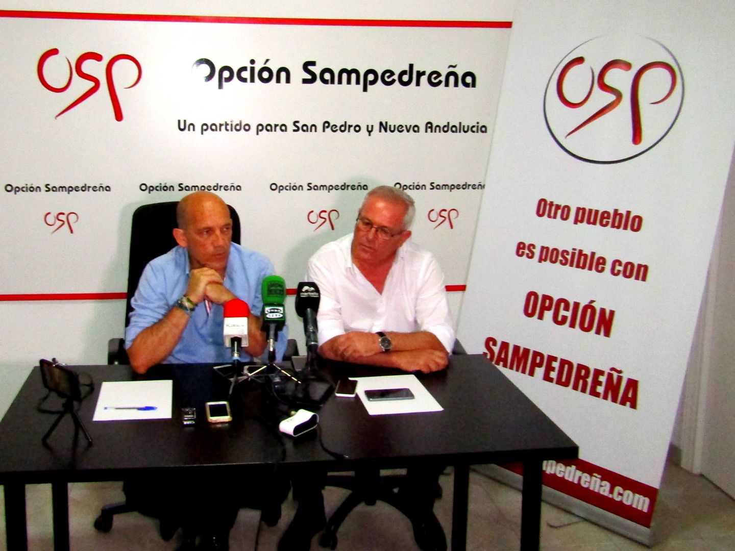 Los concejales de Opción Sampedreña (OSP), Manuel Osorio y Rafael Piña. 