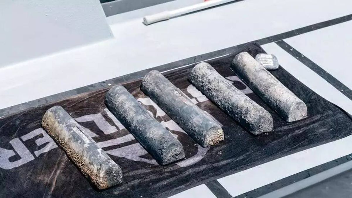 Encontrados lingotes de plomo del siglo I a. C. en un yacimiento subacuático en Valencia