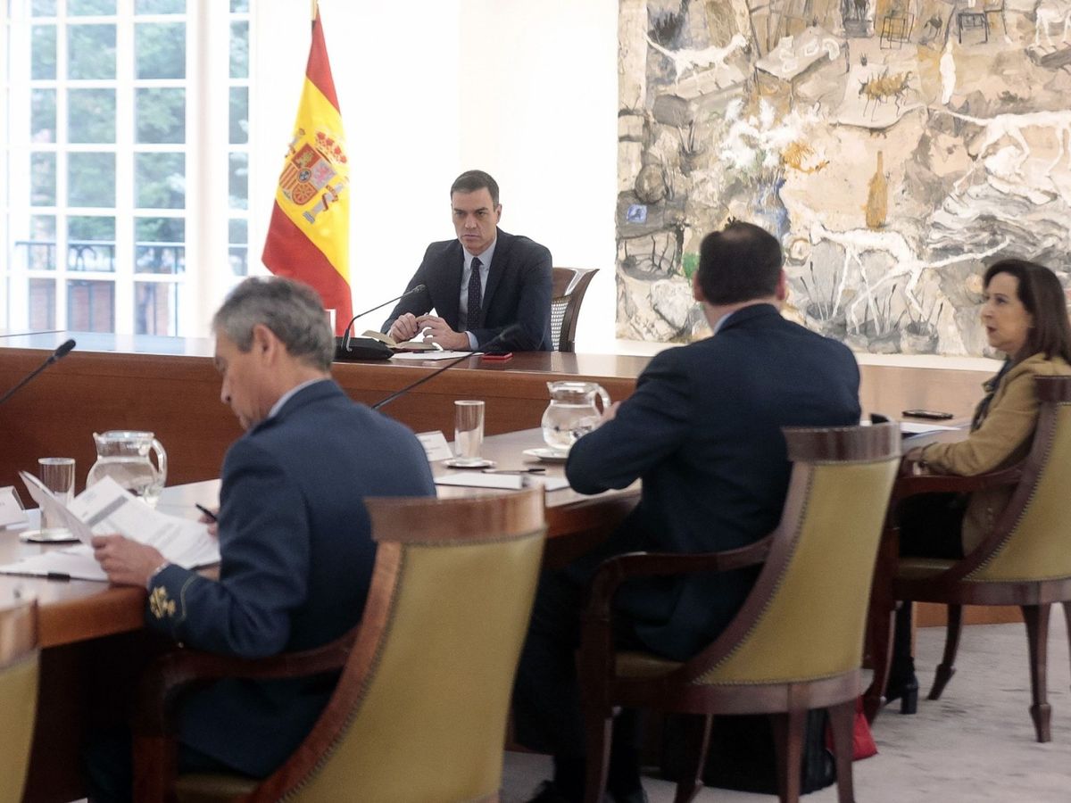 Foto: El presidente del Gobierno, Pedro Sanchez (c), preside este martes la reunión el Comité técnico de gestión del coronavirus celebrada en la Moncloa. (EFE)