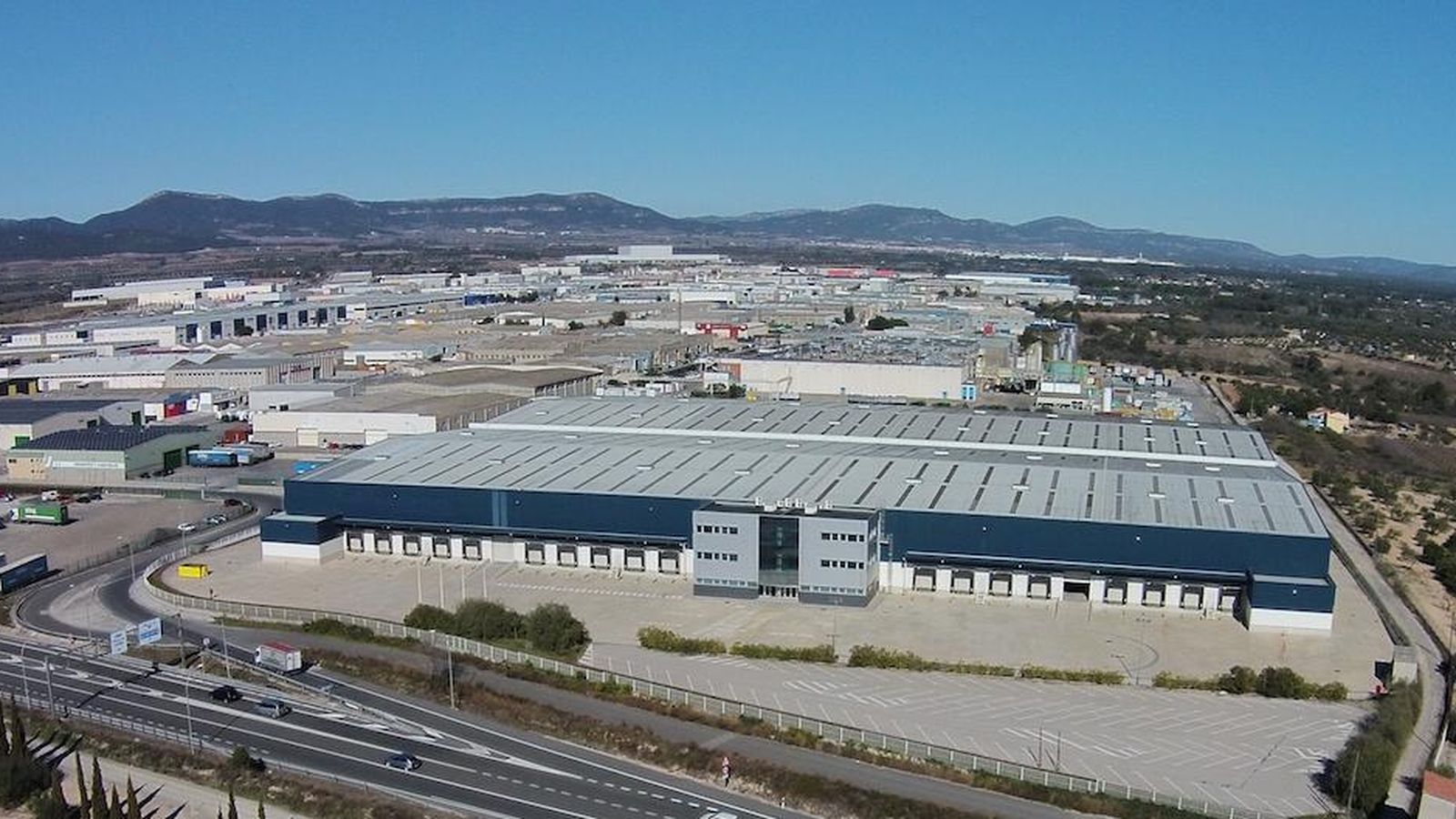Foto: Nave industrial propiedad de Axiare en Cataluña.