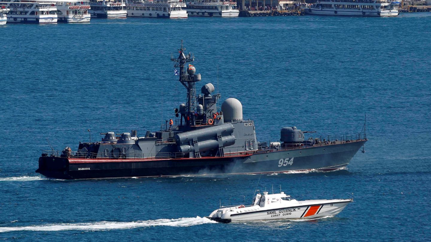 La Ivanovets, la corveta lanzamisiles rusa que ya está en el fondo del Mar Negro. (Reuters)
