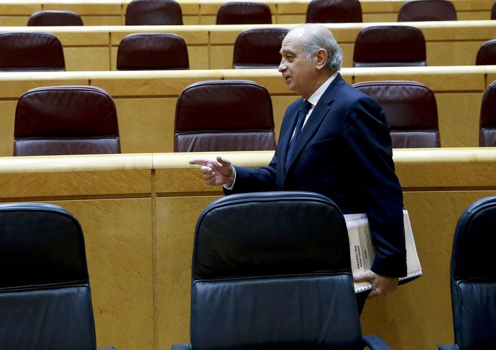 Foto: El ministro del Interior, Jorge Fernández Díaz, en un pleno del Senado (EFE)