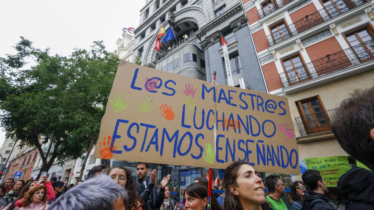 Huelga de profesores en Madrid este 8 de mayo: qué piden a Ayuso y por qué convocan