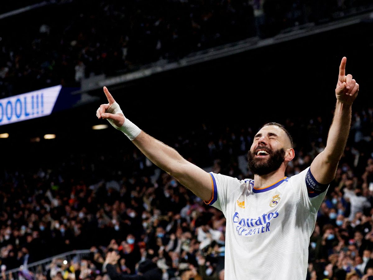 Foto: Karim Benzema celebra un tanto en el Santiago Bernabéu. (Reuters/Susana Vera)