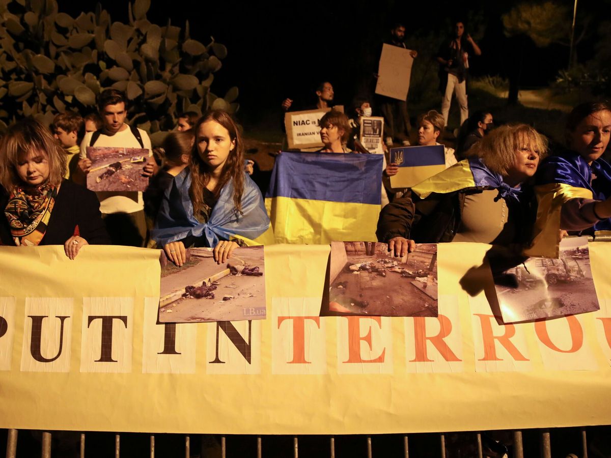 Foto: Protesta de ucranianos. (EFE/EPA/Manuell de Almeida) 
