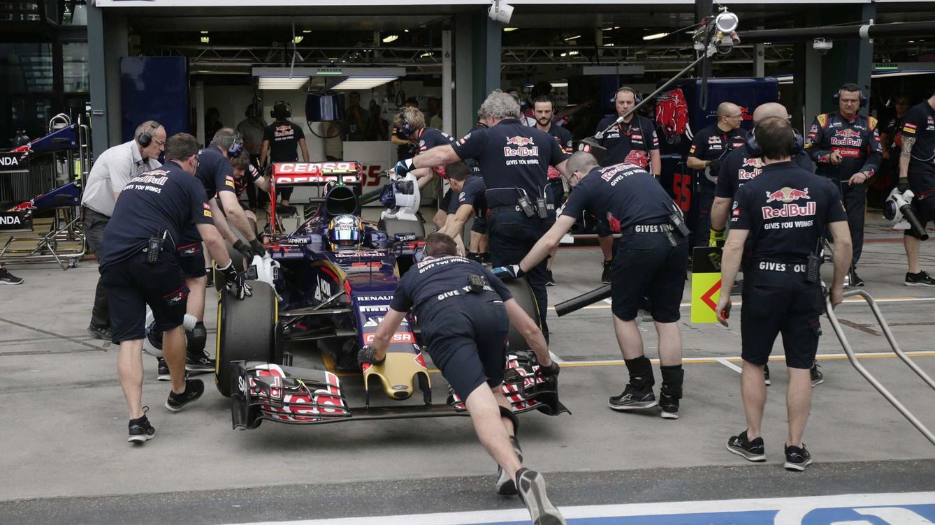 Foto: El equipo Toro Rosso a principios de temporada en Australia (Reuters)