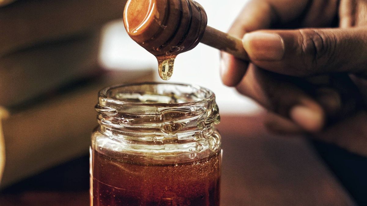 La miel no solo es un antibiótico natural: descubre todas sus propiedades