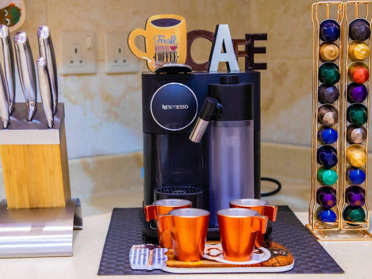 Foto: Las cafeteras Nespresso para disfrutar del café en pequeñas cápsulas (Mahrous Houses para Unsplash)