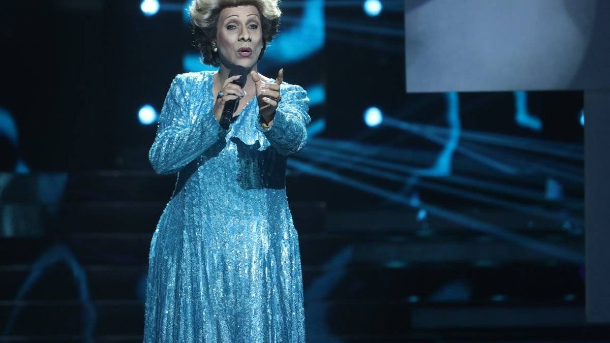 Cristóbal sorprende como Olga Guillot y gana la gala 1 de 'Tu cara no me suena todavía'