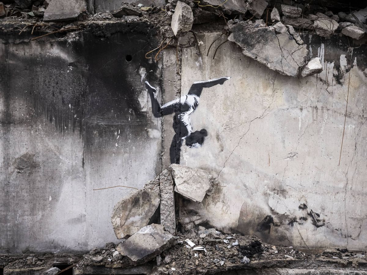 Foto: Graffiti de una mujer destruido en Borodyanka, Ucrania. (Getty Images/Ed Ram)