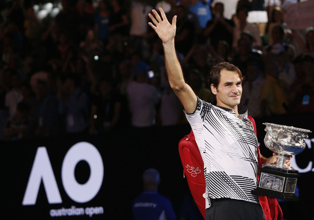 Federer le ganó a Nadal en Australia su 18º Grand Slam. (Reuters)