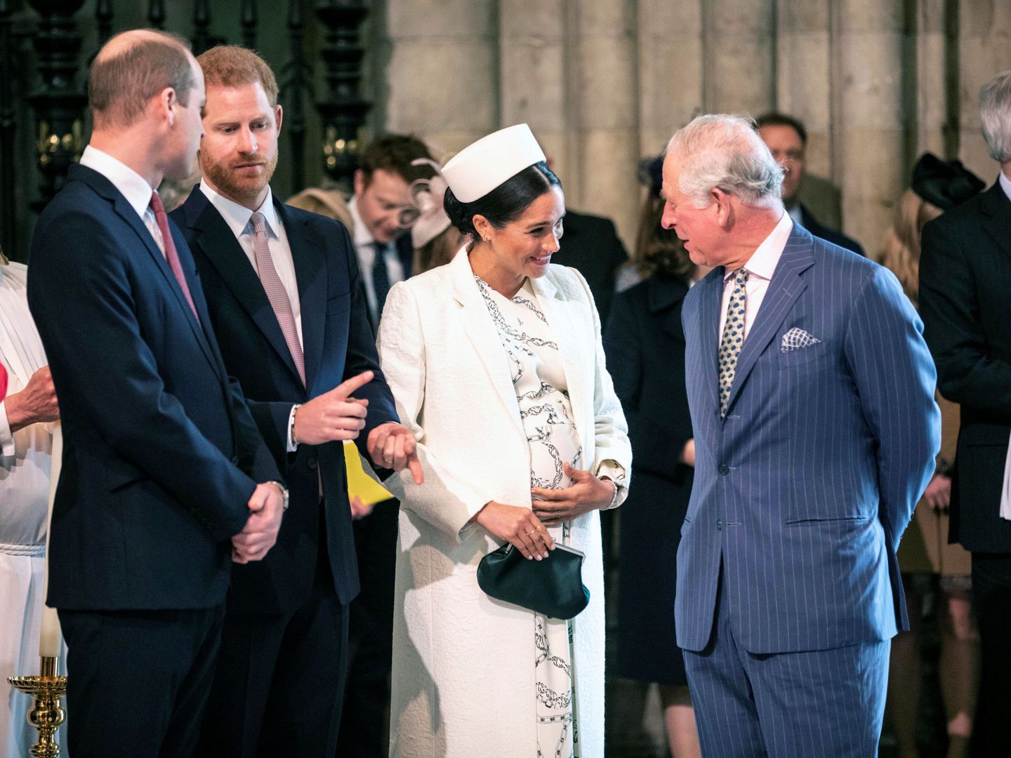 Los duques de Sussex, con el príncipe Guillermo y el príncipe Carlos. (Reuters)