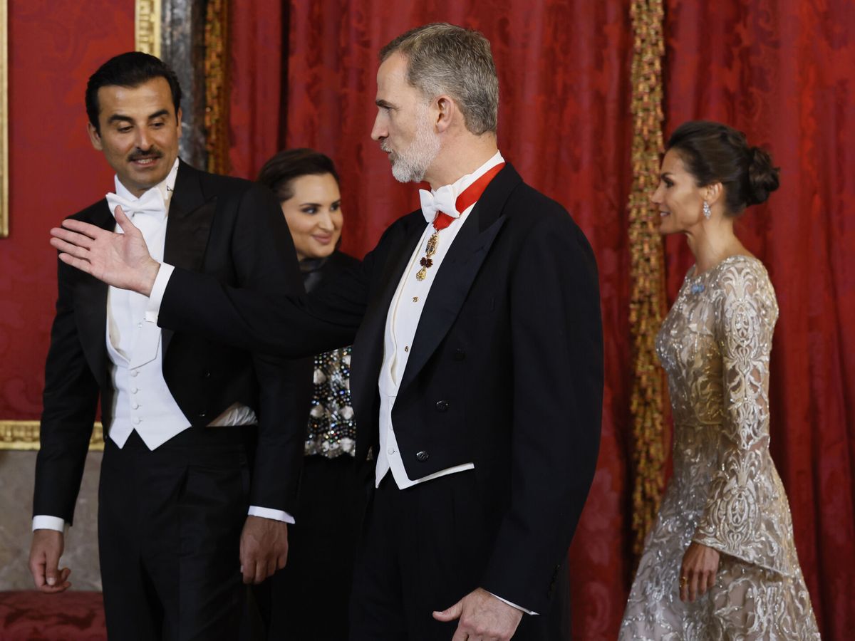 Foto: El emir de Catar, con su esposa y los Reyes de España. (EFE/Juanjo Martín)