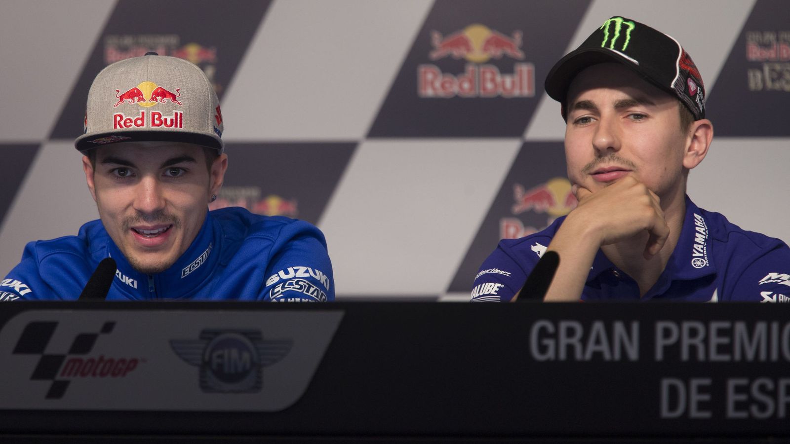 Foto: Maverick Viñales y Jorge Lorenzo, durante la rueda de prensa oficial en el circuito de Jerez. (EFE)