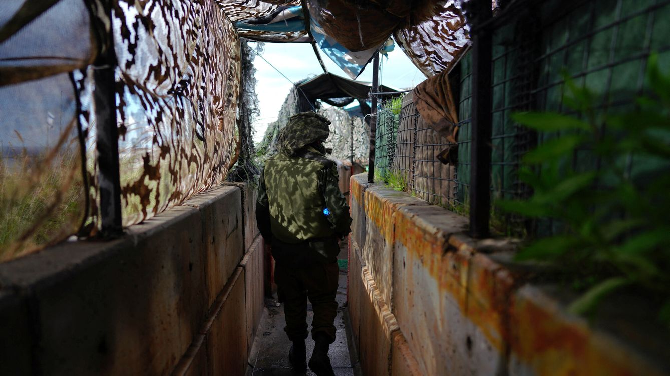 Foto: Un soldado israelí en el Kibbutz Hanita, cerca de la frontera con Líbano. (Reuters/A. Meneghini)