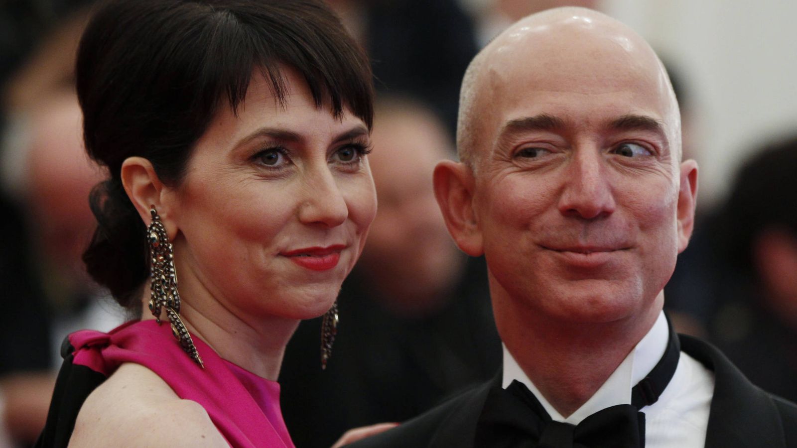 Foto: Mackenzie Bezos con su marido Jeff, fundador de Amazon. (Reuters)