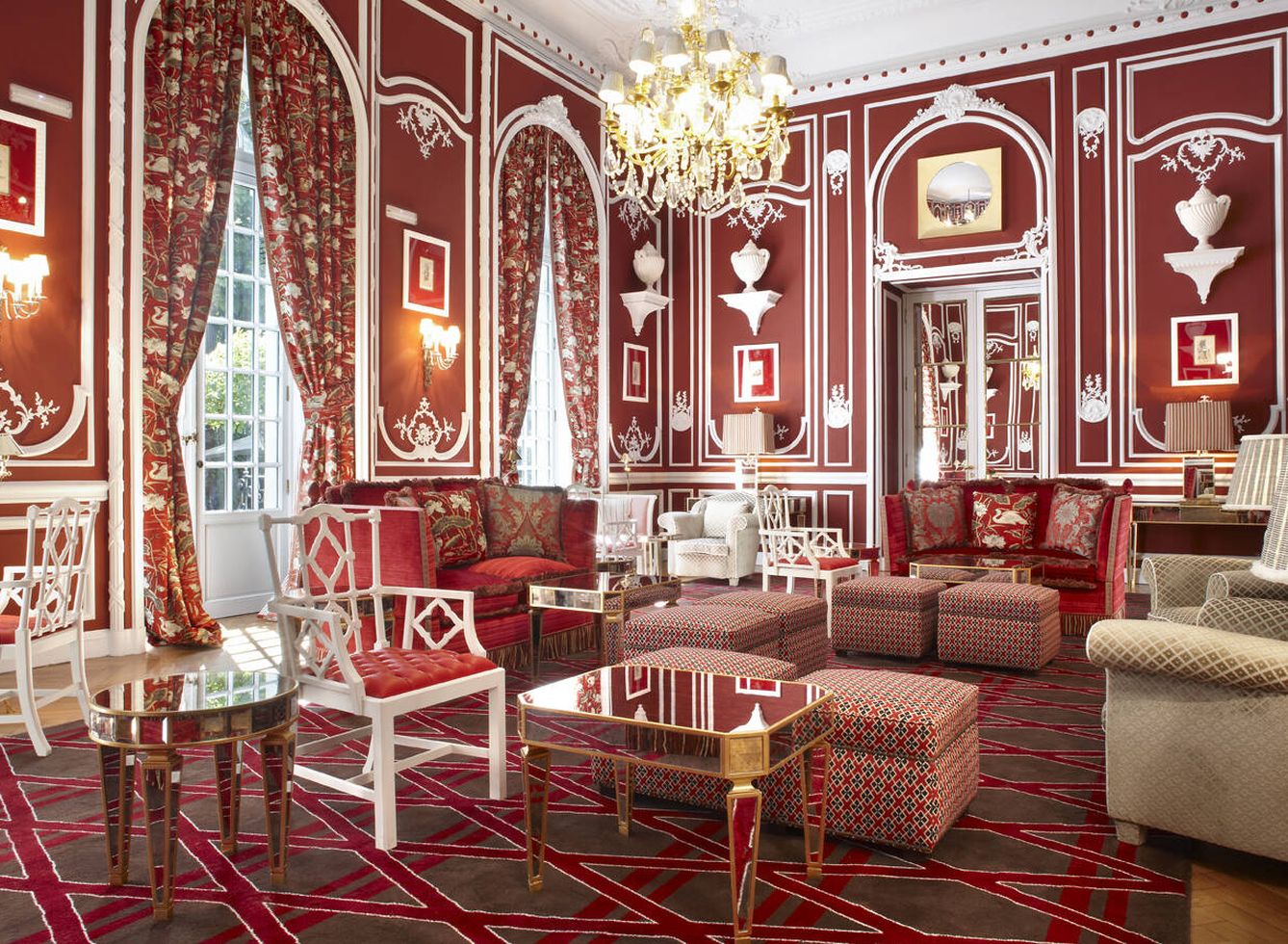 Salón Rojo del Hotel Santo Mauro. (Lorenzo Castillo)