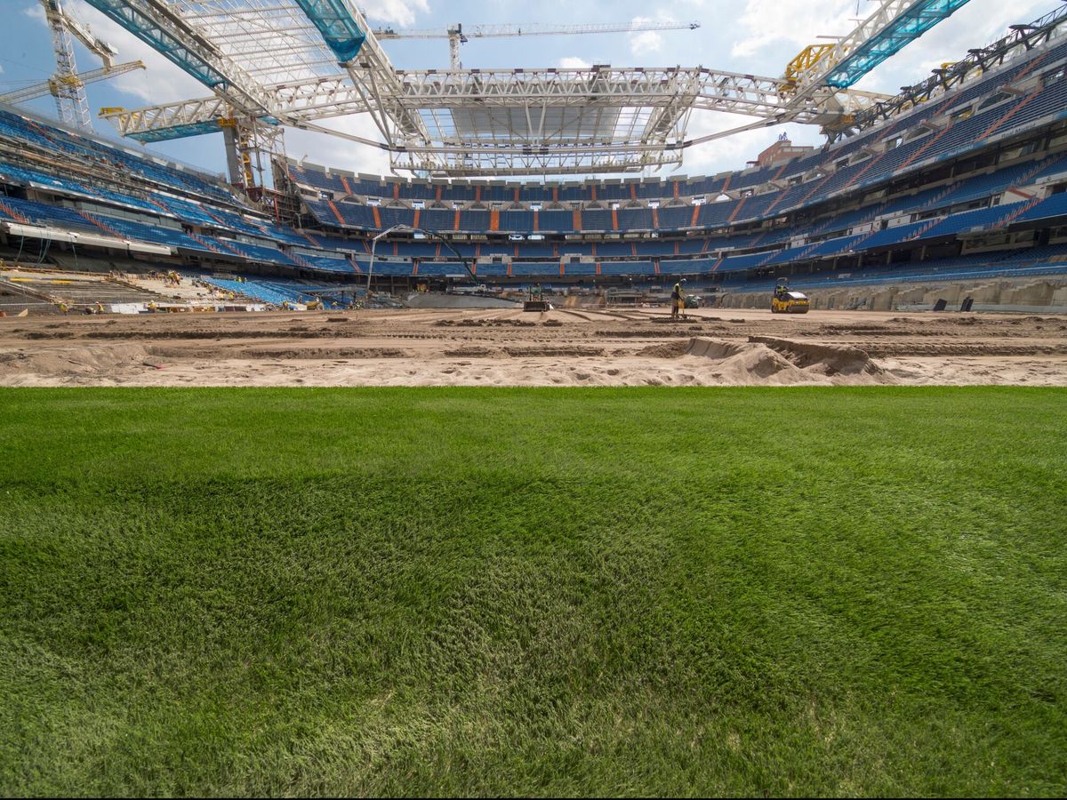 Foto: Vista del interior del estadio Santiago Bernabéu. (EFE)