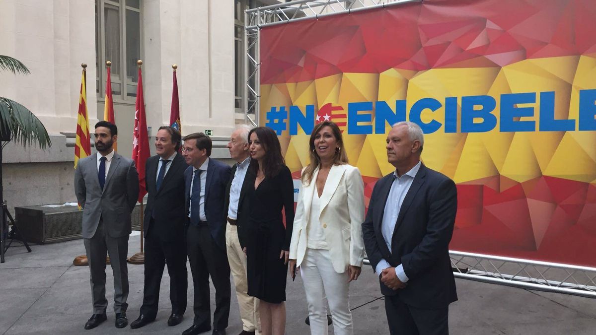 PP intenta frenar el acto de Puigdemont en Cibeles: "Carmena le pone la alfombra roja"