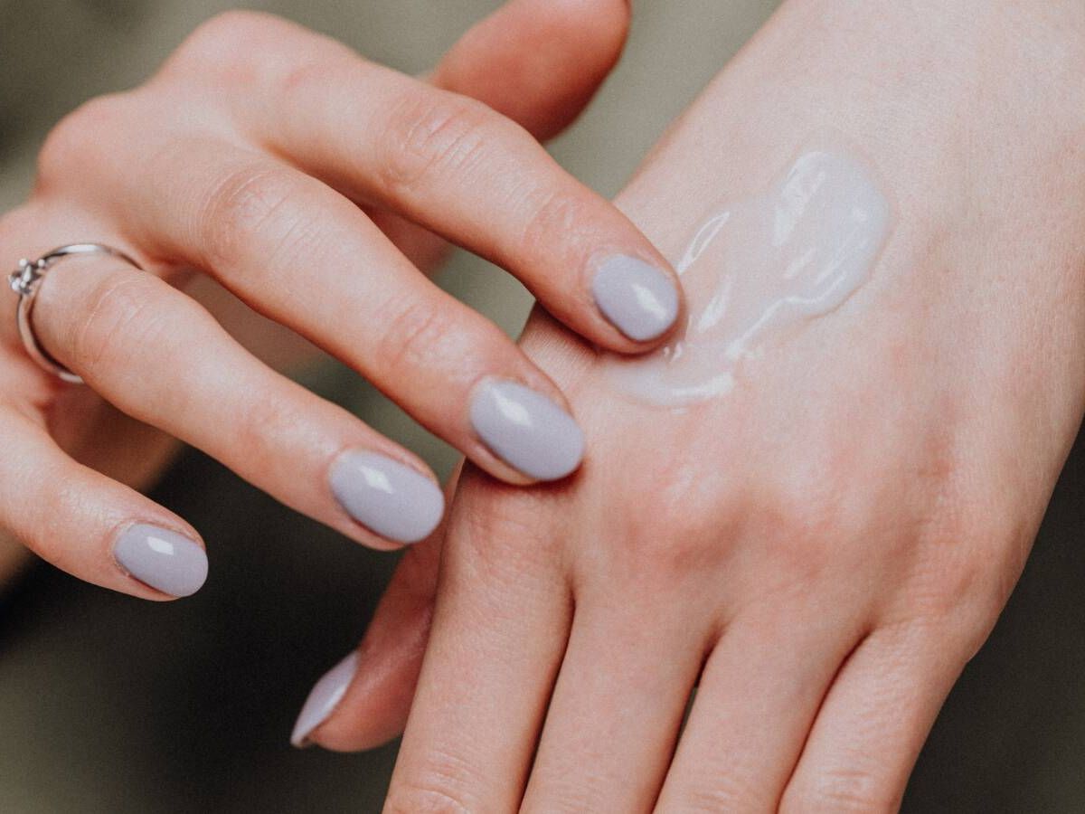 Foto: Las mejores cremas de manos hidratantes para contrarrestar los efectos del sol (Pexels).
