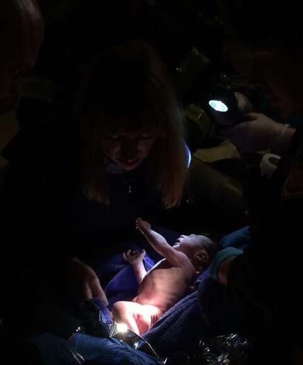 Foto: Encuentran un bebé en el pesebre de una iglesia de Nueva York (Bishop Octavio Cisneros Facebook)