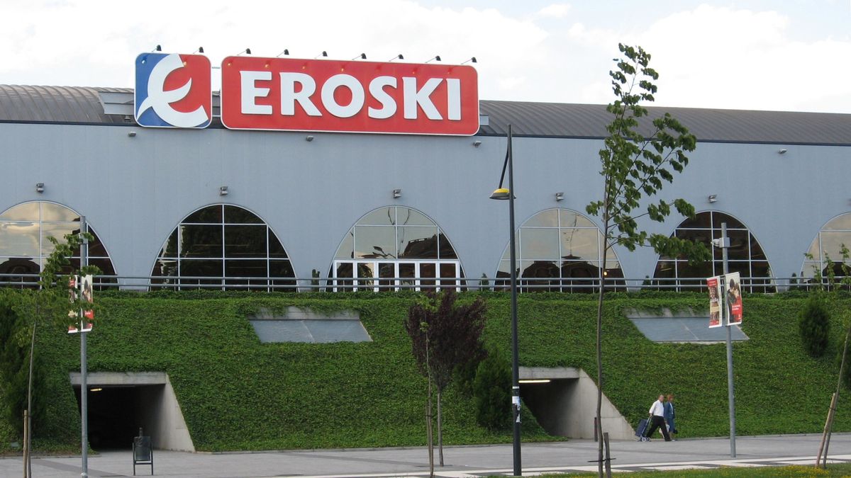 Eroski vende a Carrefour su hipermercado de Lalín (Pontevedra)