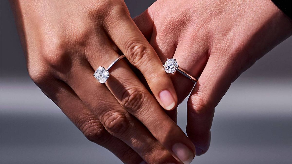 Que anillo de compromiso comprar? Descubre los anillos de moda