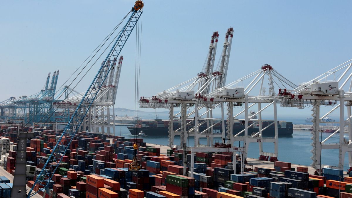 España perderá su liderazgo portuario con las nuevas tasas de CO2 de la UE a los barcos