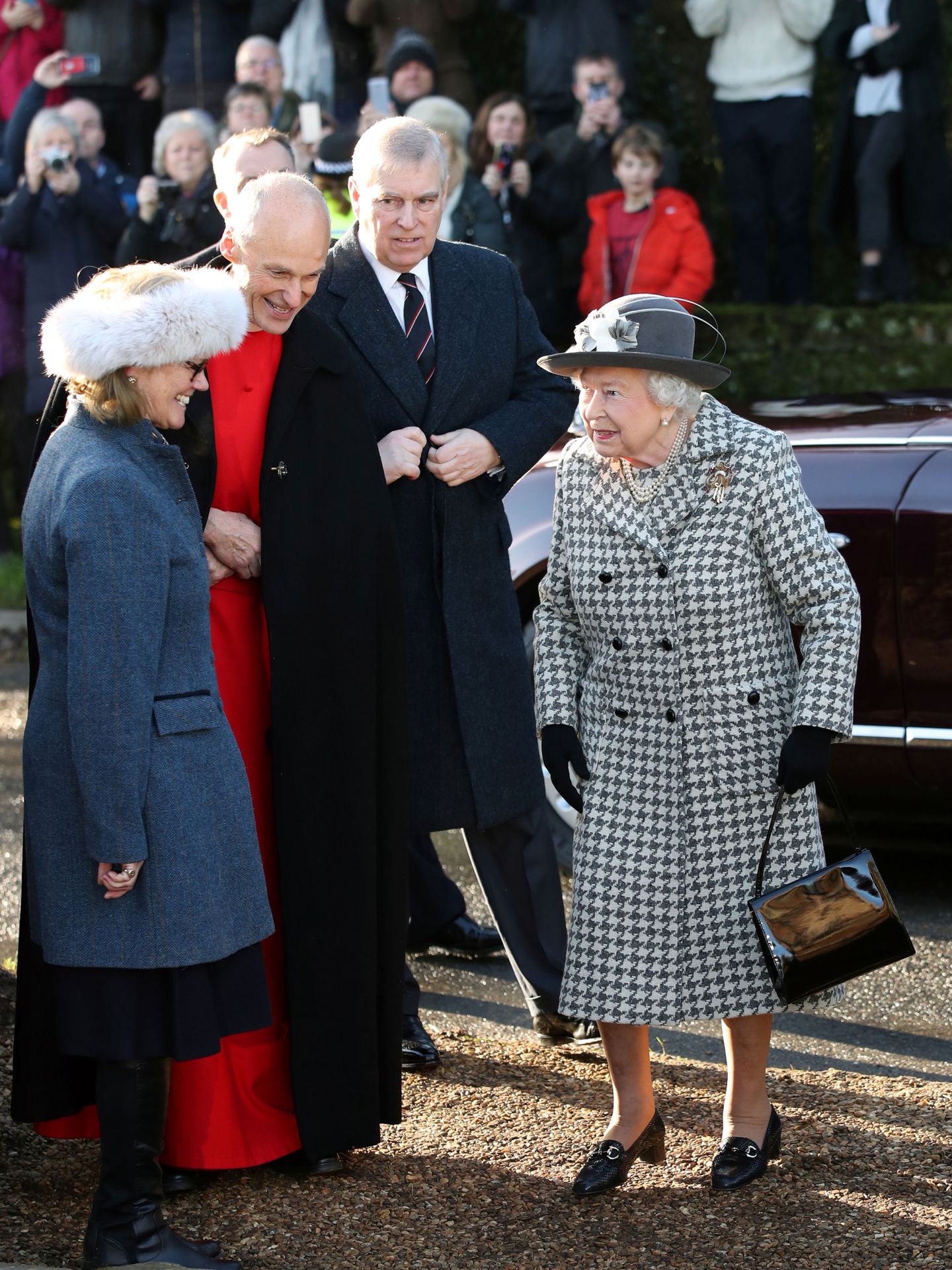 La reina Isabel, en su última aparición en público con Andrés. (Reuters)