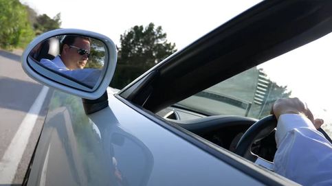 El 'trader' asturiano que cobra 295.000 euros por un curso y se pasea en Porsche por YouTube