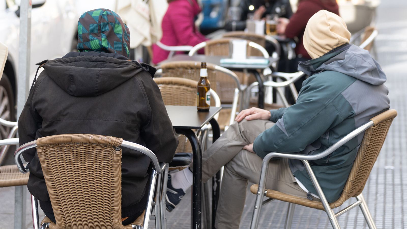 Foto: Varias personas en la terraza de una bar. (Europa Press/Eduardo Parra)