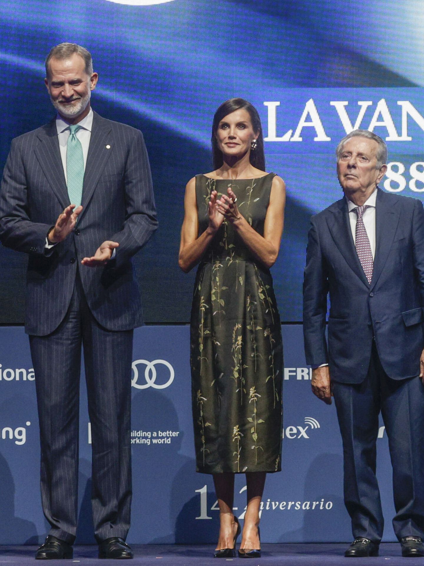Felipe VI y Letizia hacen entrega de los Premios La Vanguardia en Barcelona. (EFE/Quique García)