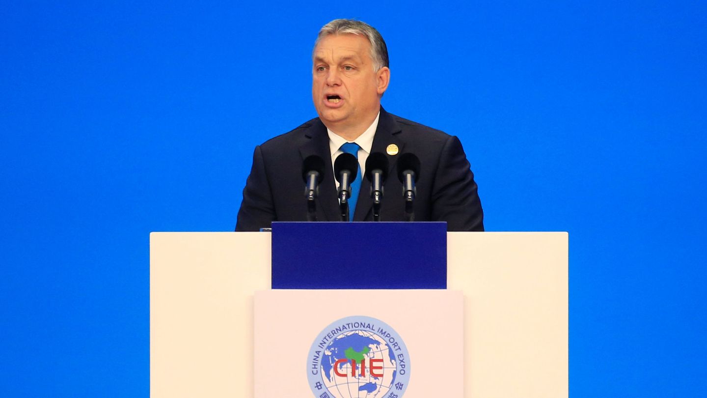 El primer ministro húngaro Víktor Orbán en una ceremonia de importación en Shanghai, China, el 5 de noviembre de 2018. (Reuters)