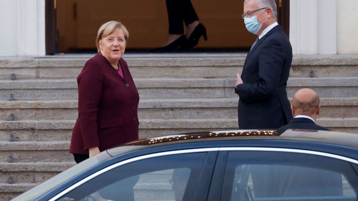 El Bundestag deja atrás la era Merkel con la canciller en la tribuna