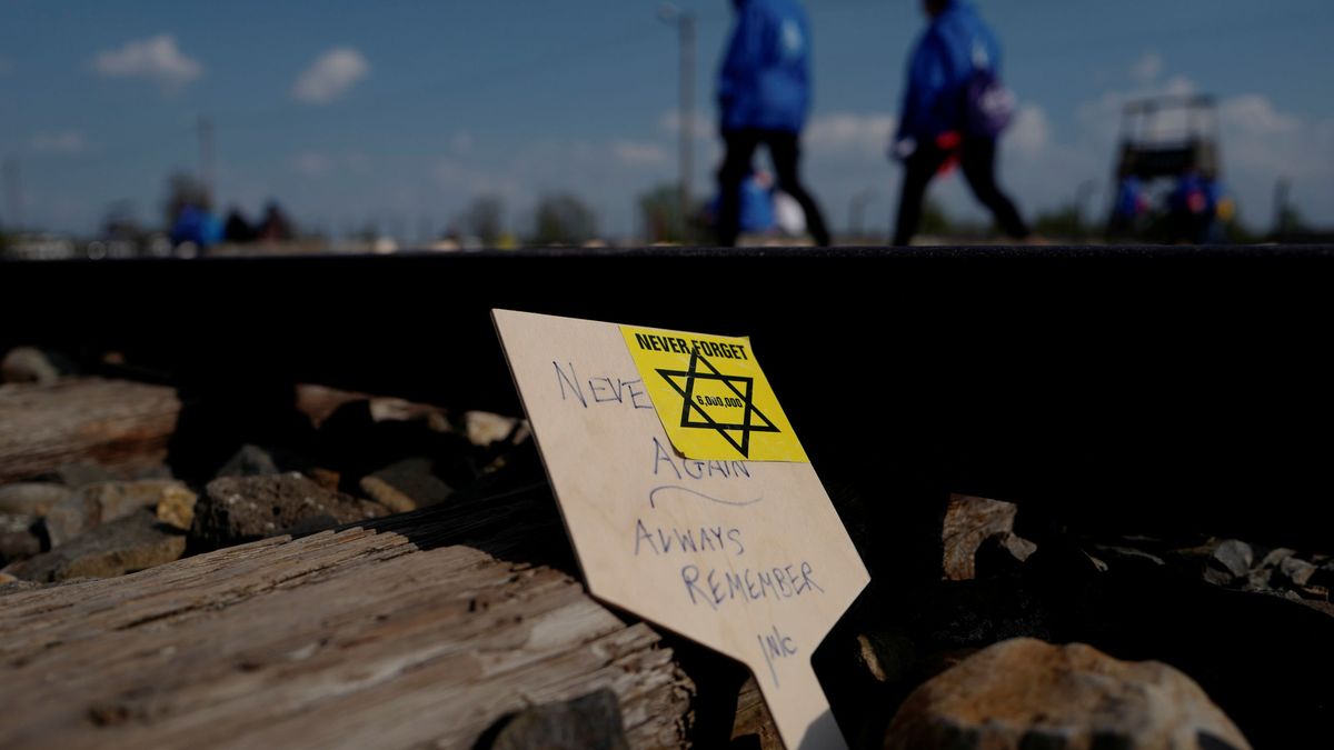 La "guerra de las cruces": cuando judíos y católicos se enfrentaron en Auschwitz