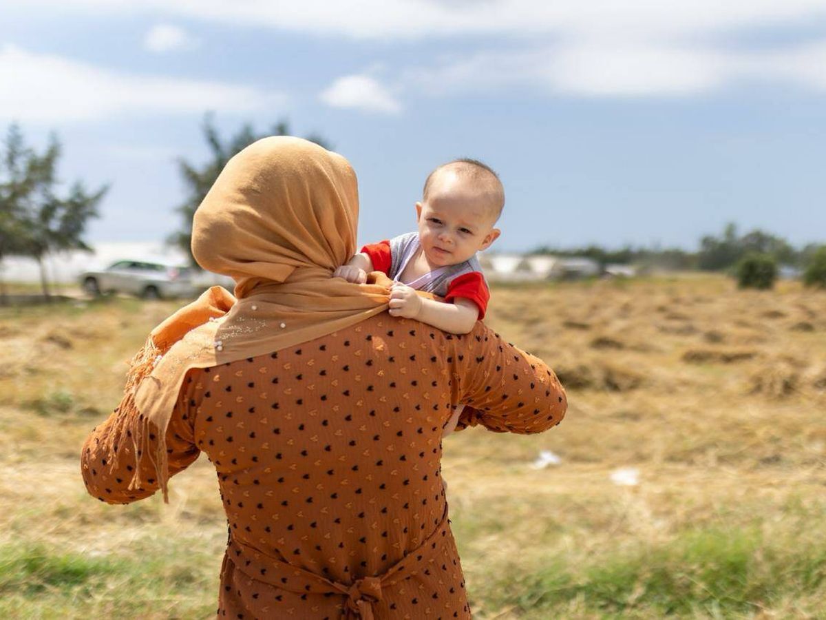 Foto: Un refugiada en el Líbano con un bebé. (Foto cedida por UNICEF)