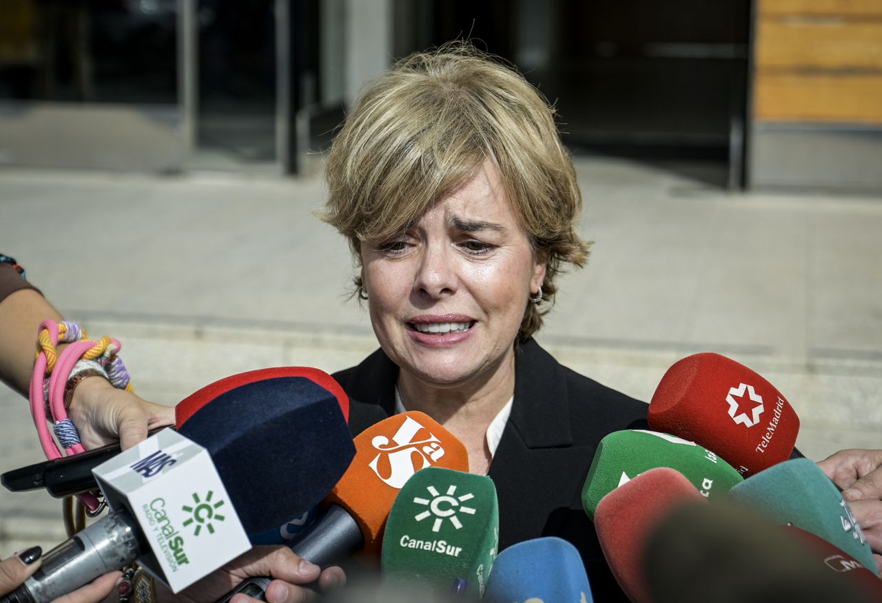 Soraya Sáez de Santamaría en el tanatorio de Fátima Báñez. (Gtres)