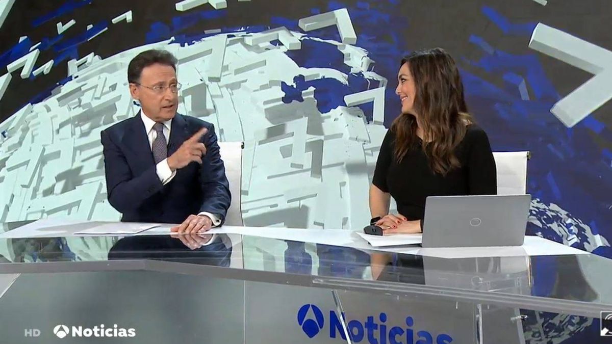 Matías Prats enmudece a Mónica Carrillo con este 'zasca' en 'Antena 3 Noticias'