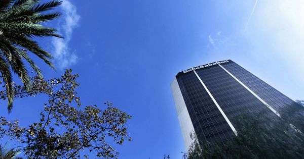 Foto: Vista de la sede central del Banco Sabadell en Barcelona. (EFE)